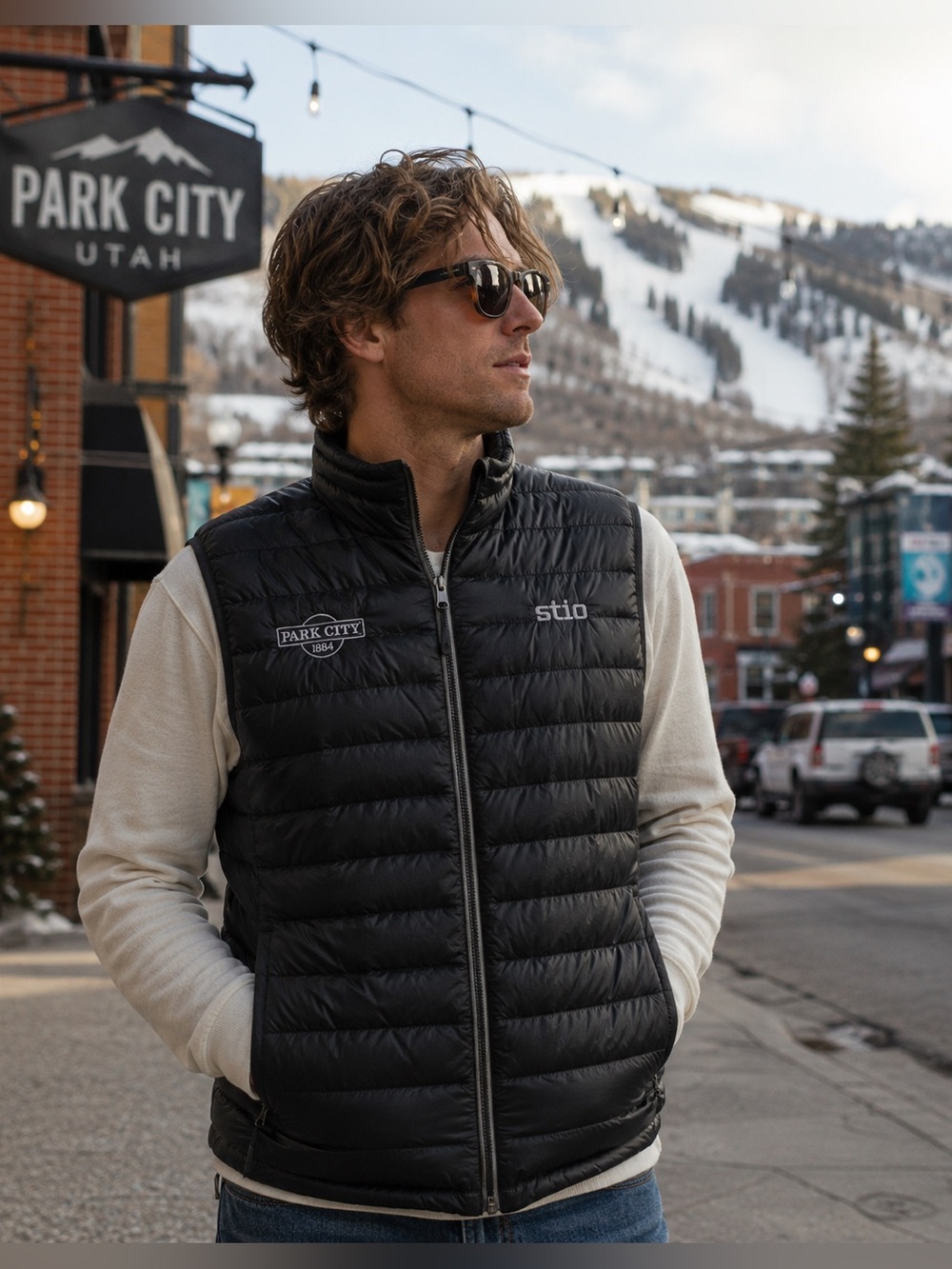 Stio Down Pinion Puffer Vest Mens Medium Black Park City Custom Resort EUC $199